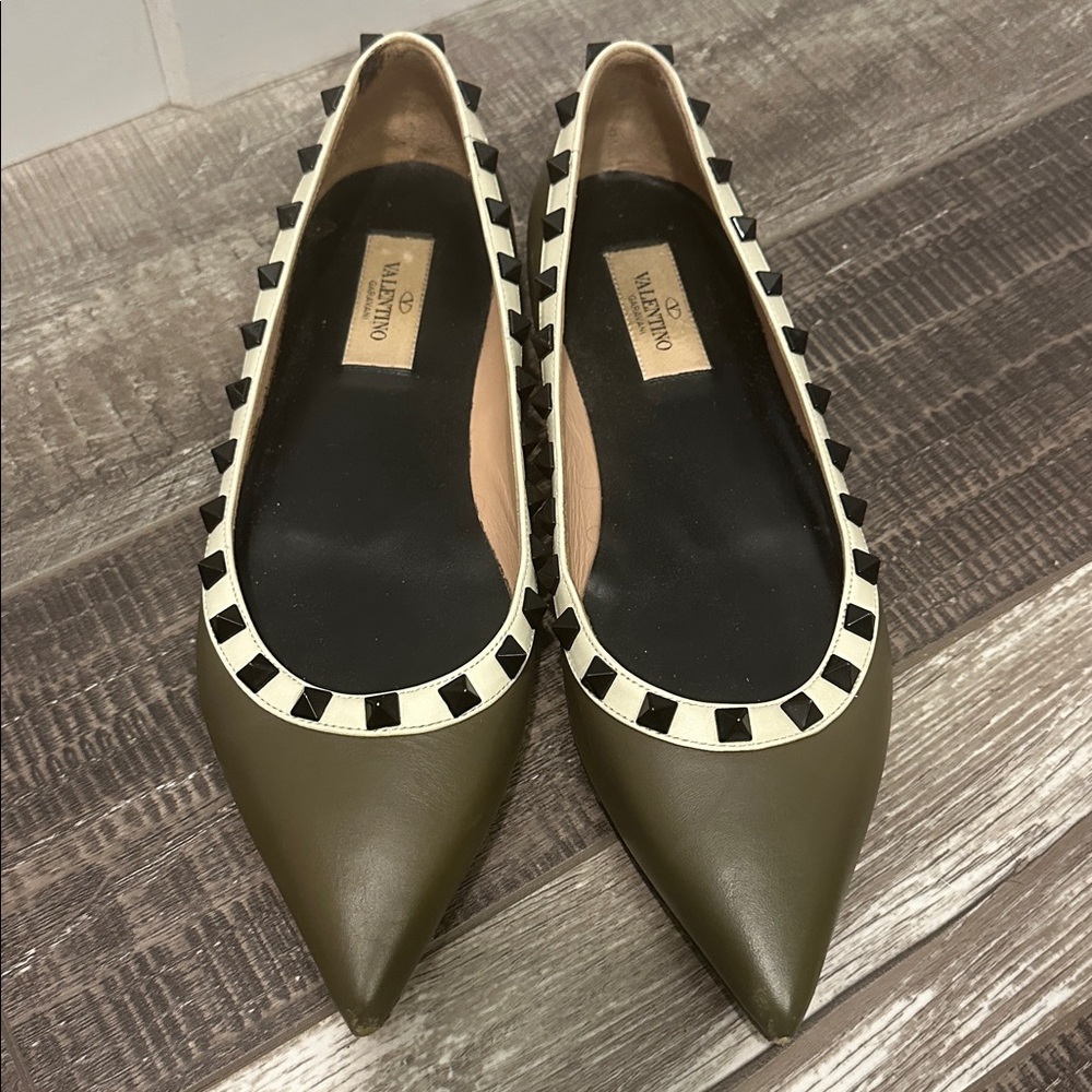 Valentino Rockstud Accents Leather Ballet Flats Women's Size: 7.5